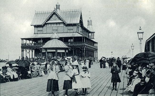 L19 The first Pavilion on the South Pier, Lowestoft, built 1889-1891..jpg