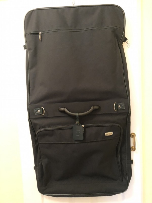 £15 Skyflite Garment Wardrobe Carrier Bag (Green)