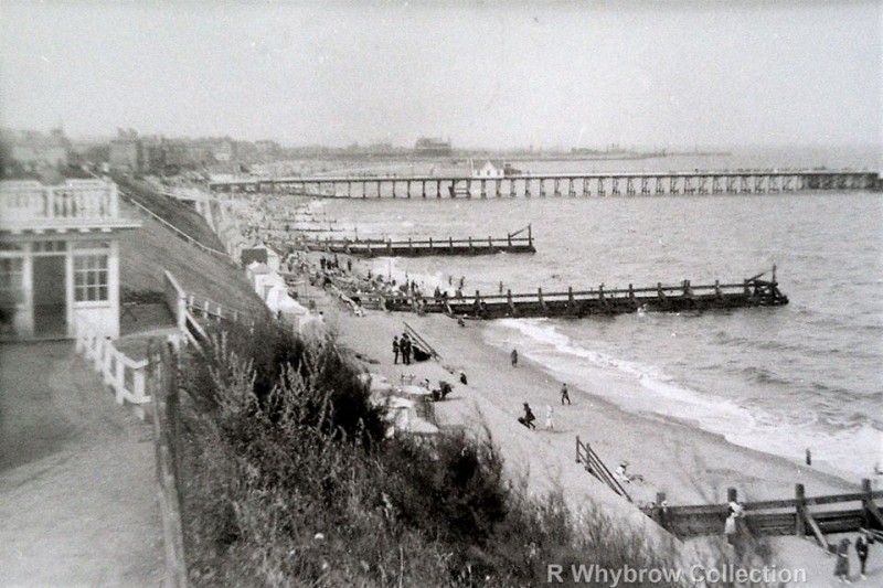 L873 View Looking down to Jubilee Prom 1920&30s.jpg