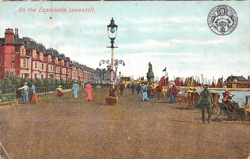 L1188 Lowestoft, On the Esplanade, 1905.jpg
