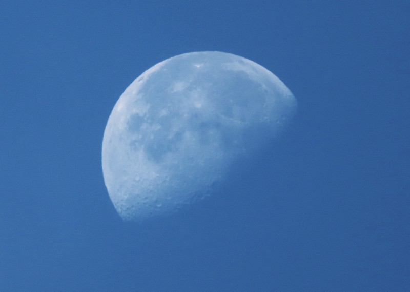 moon5760c.jpg